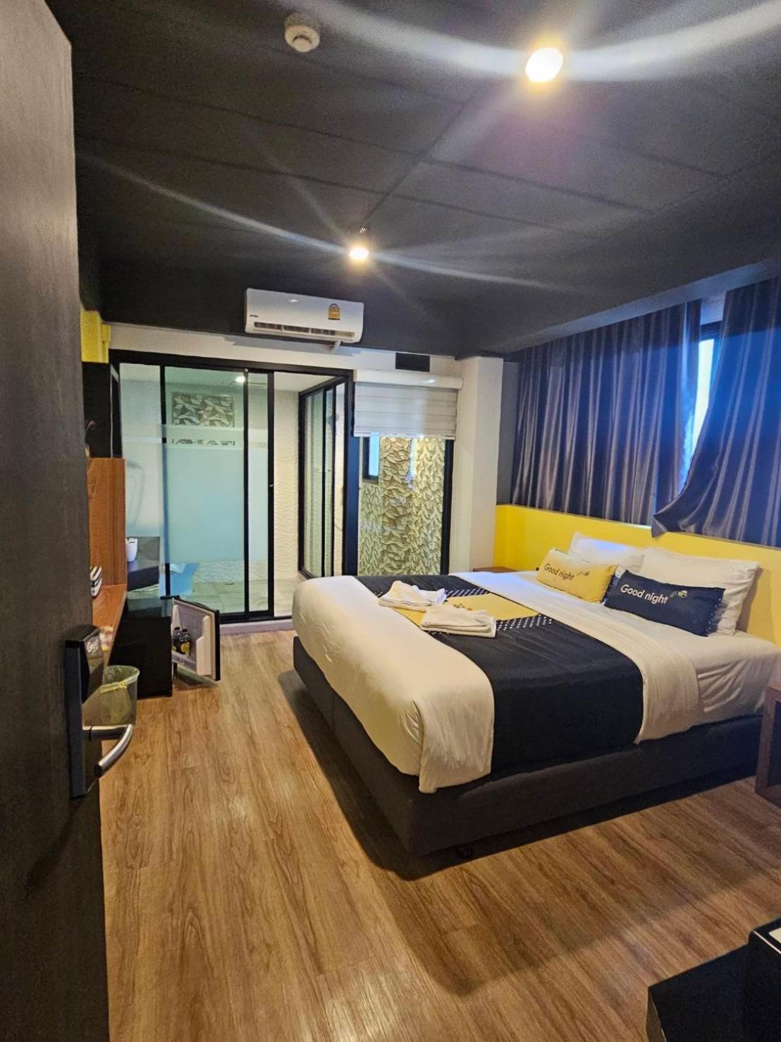 The Hive Chiang Mai Hotel Extérieur photo