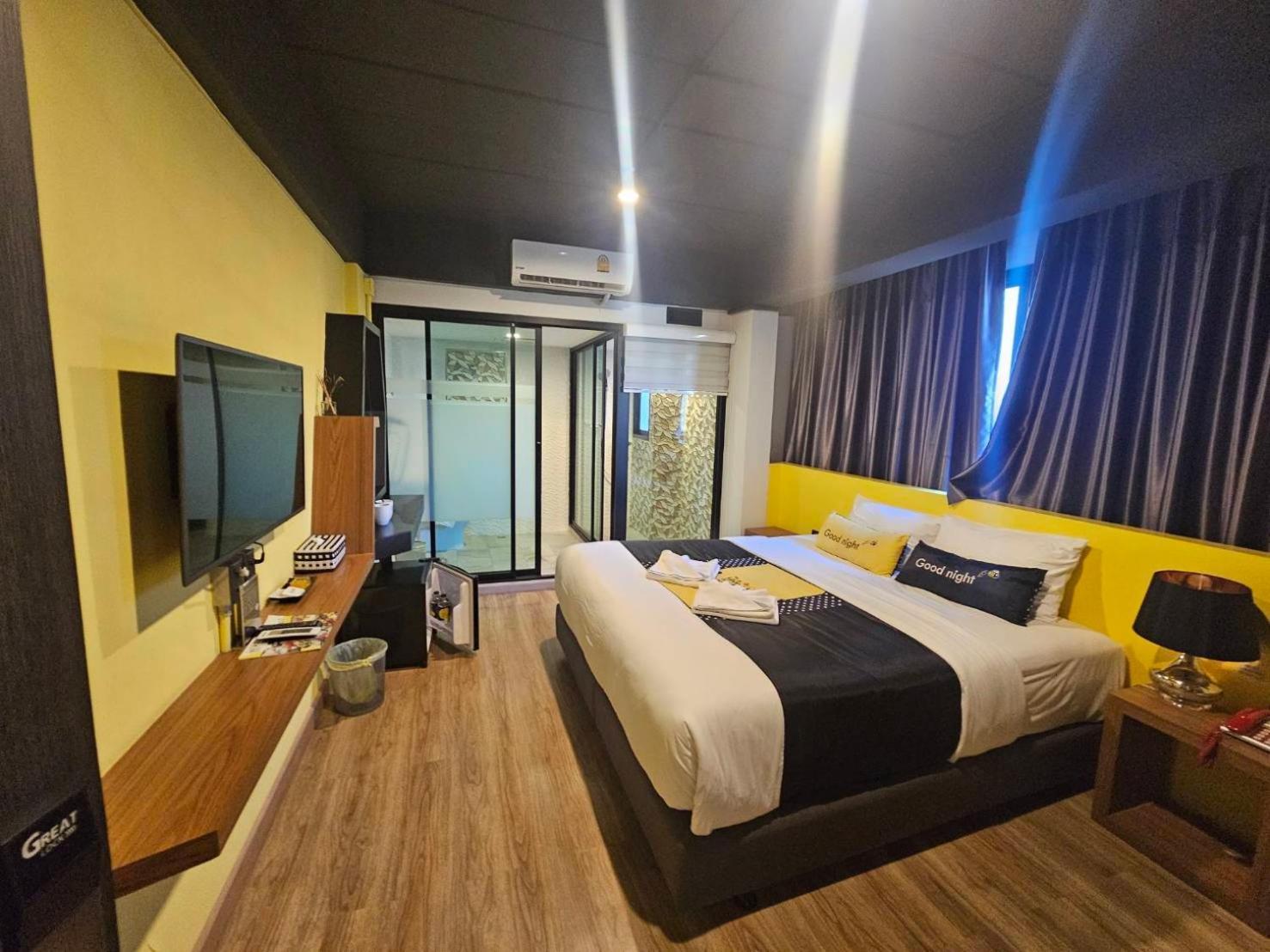 The Hive Chiang Mai Hotel Extérieur photo