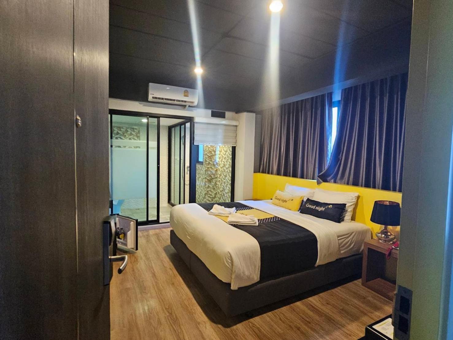 The Hive Chiang Mai Hotel Extérieur photo
