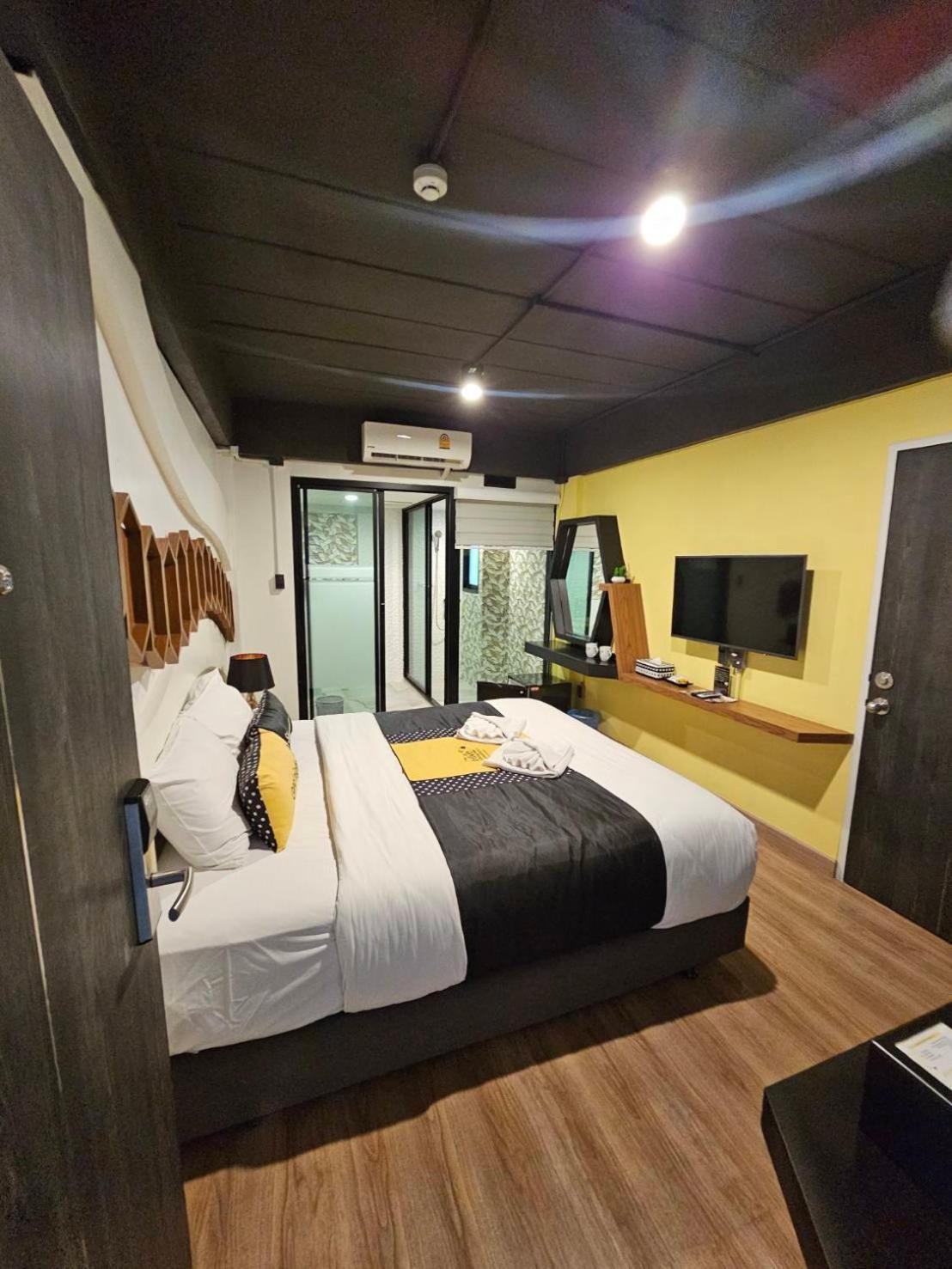 The Hive Chiang Mai Hotel Extérieur photo