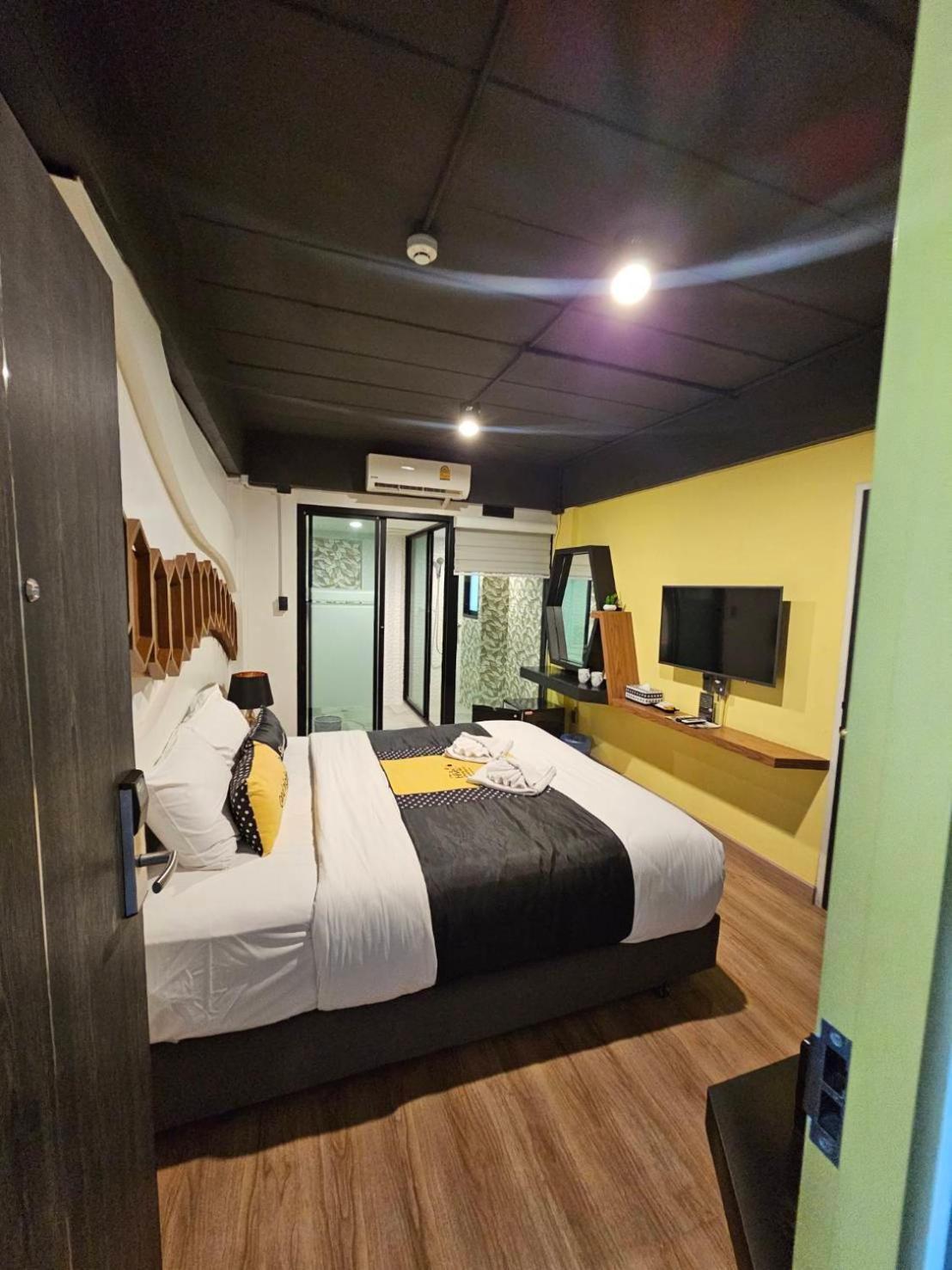 The Hive Chiang Mai Hotel Extérieur photo
