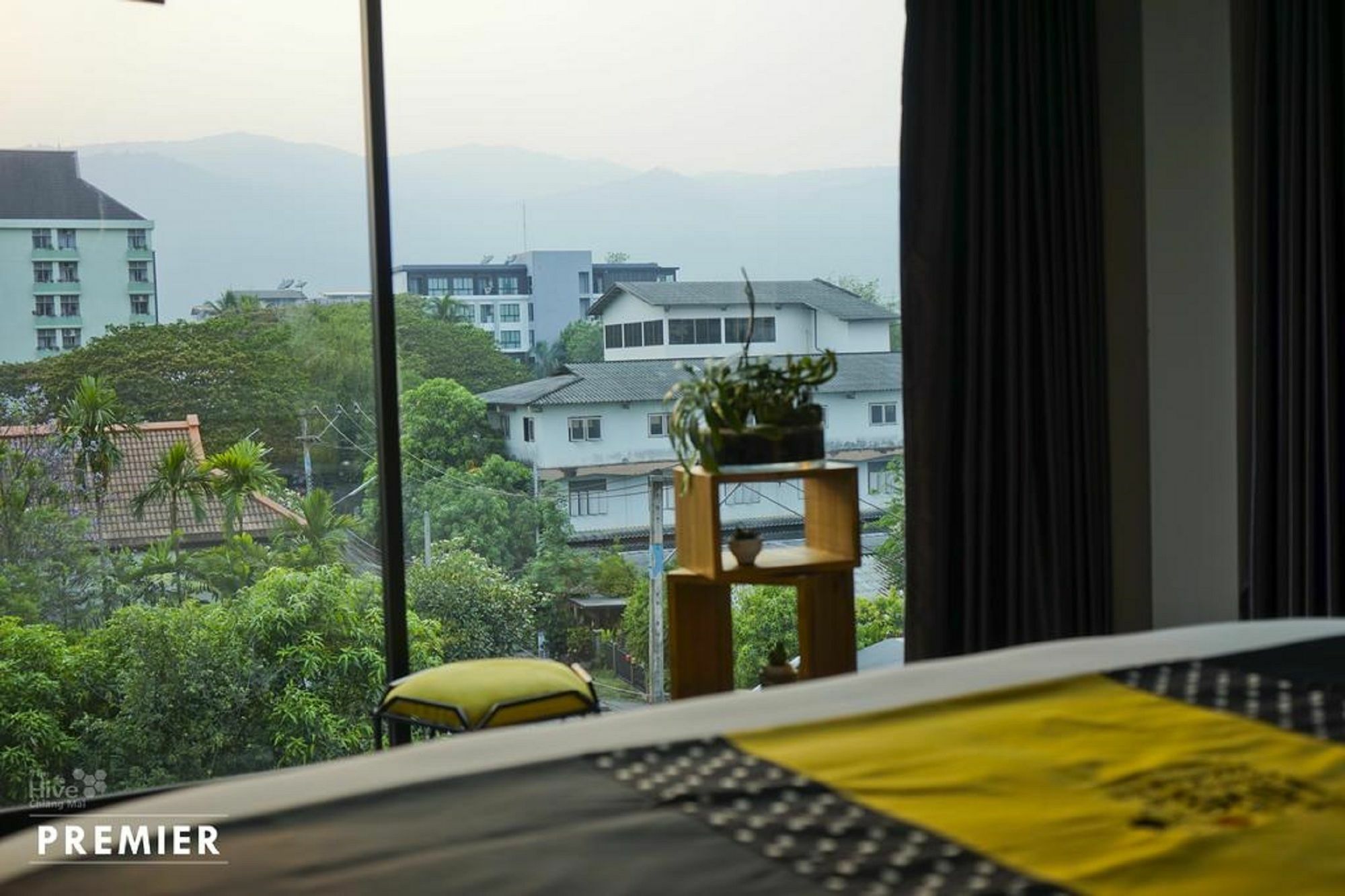The Hive Chiang Mai Hotel Extérieur photo